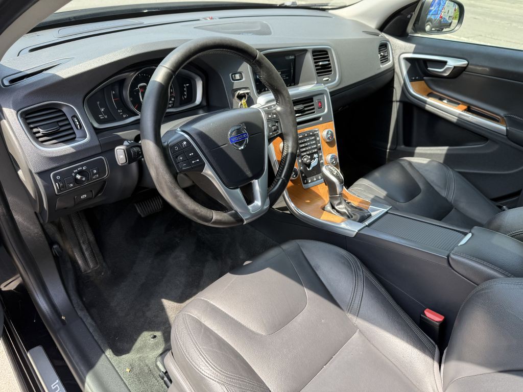 2017 Volvo S60 Image 10
