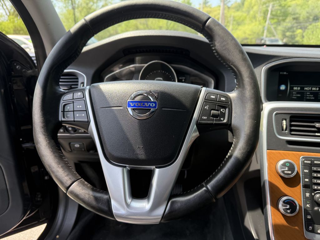 2017 Volvo S60 Image 13
