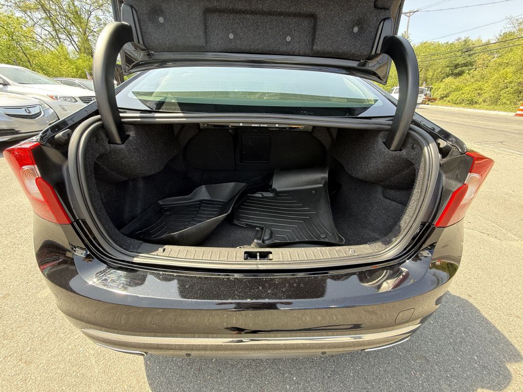 2017 Volvo S60 Image 25