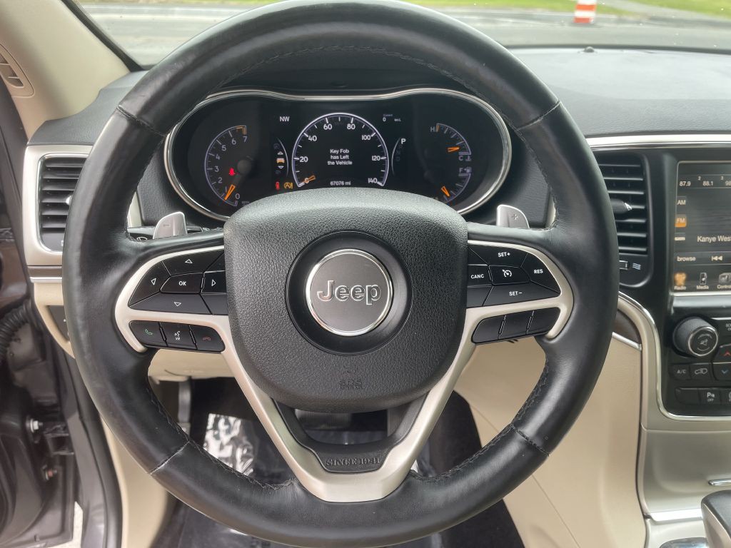 2017 Jeep Grand Cherokee Image 12