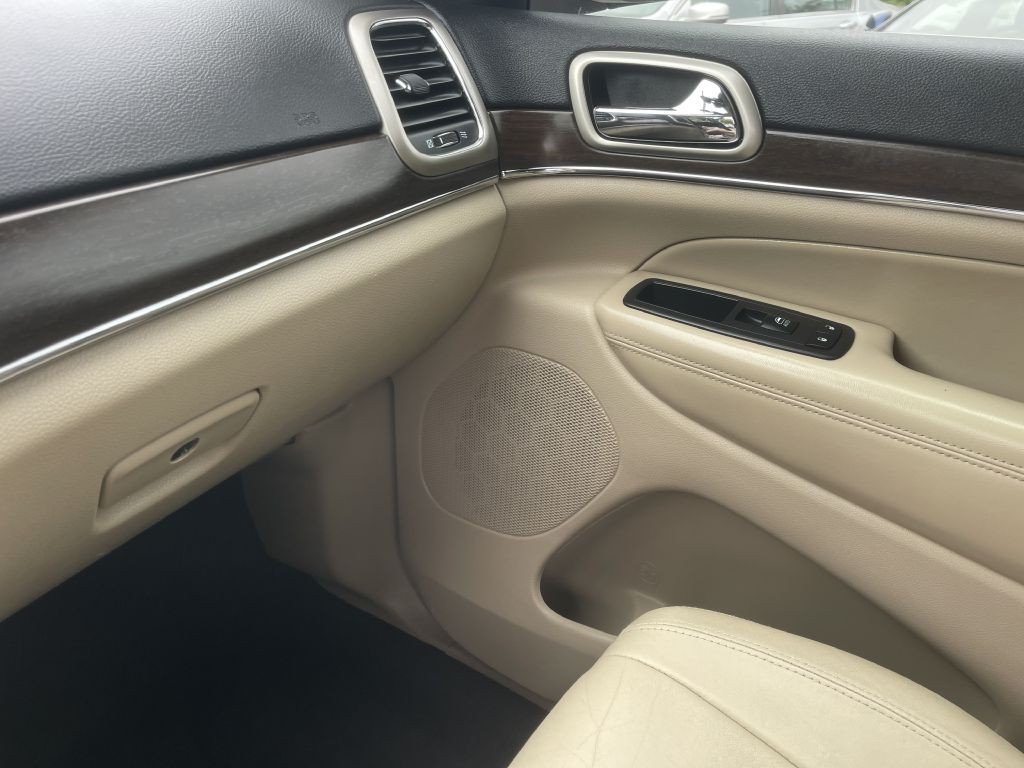2017 Jeep Grand Cherokee Image 24