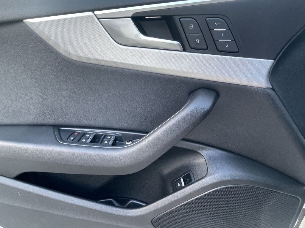 2017 Audi A4 Image 22
