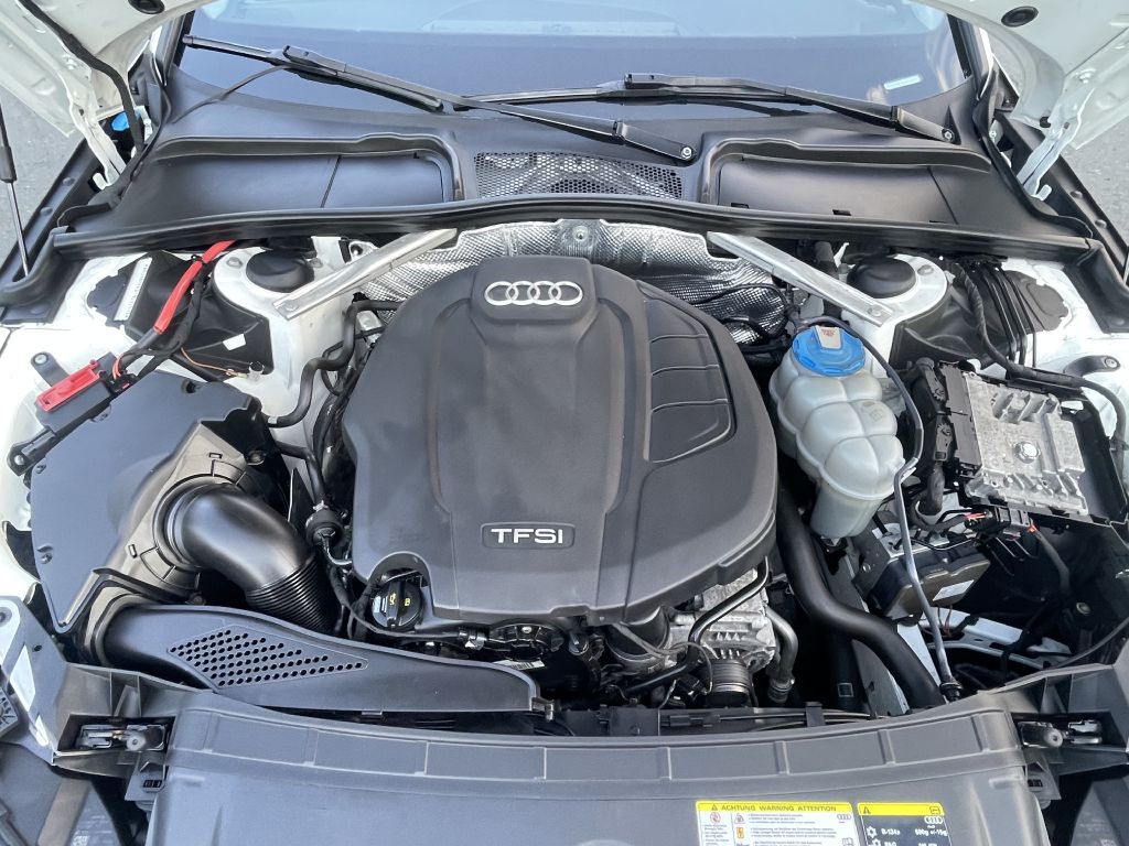 2017 Audi A4 Image 32