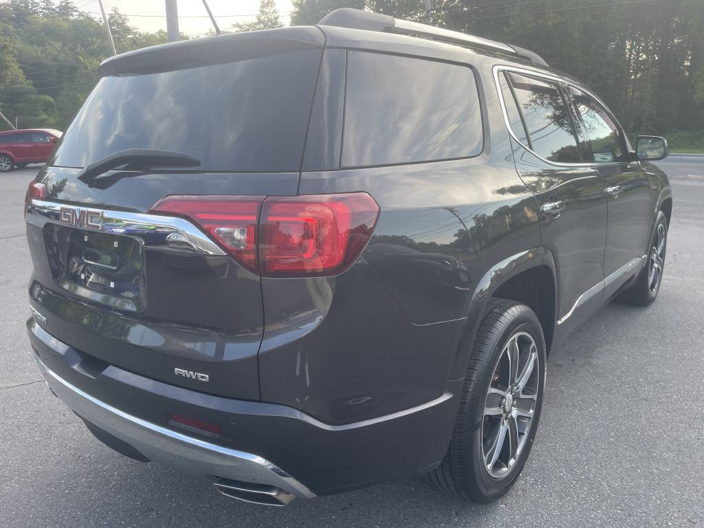 2017 GMC Acadia Image 7