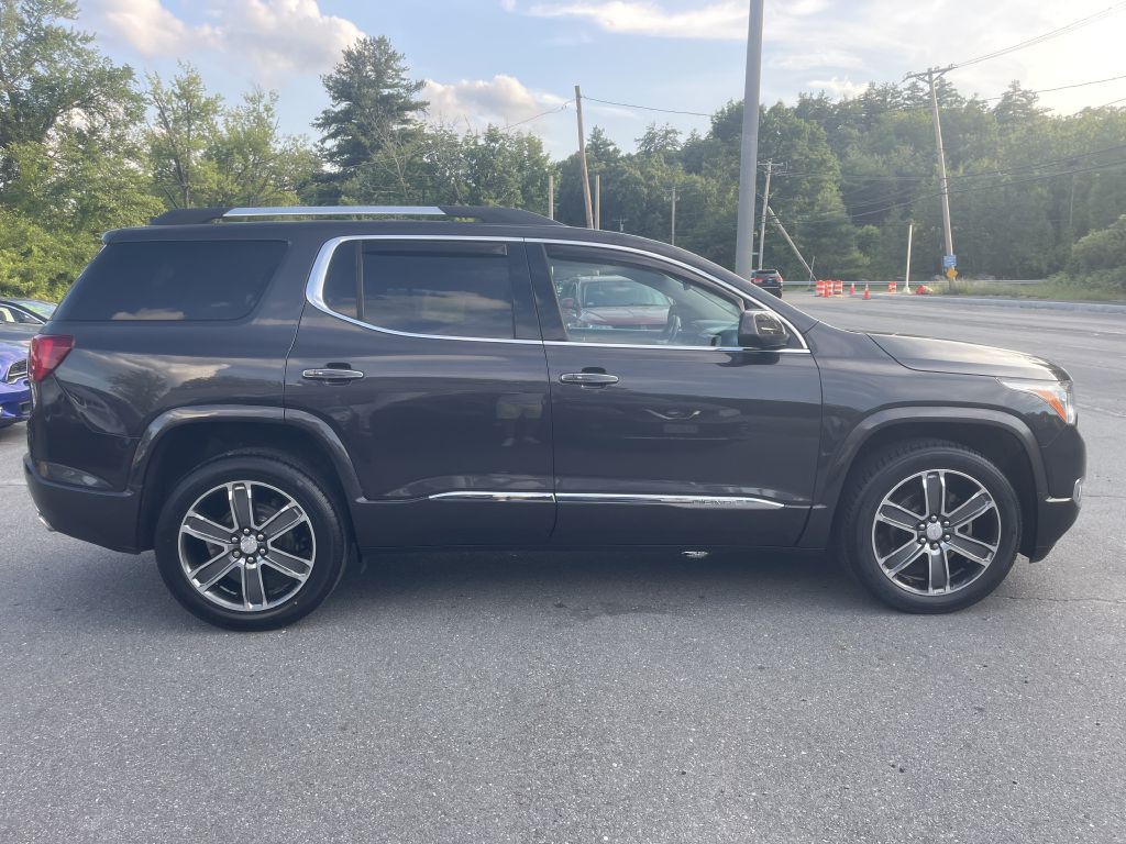 2017 GMC Acadia Image 8