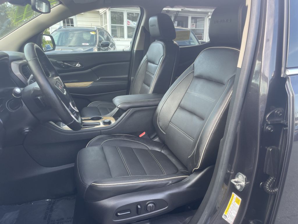 2017 GMC Acadia Image 9