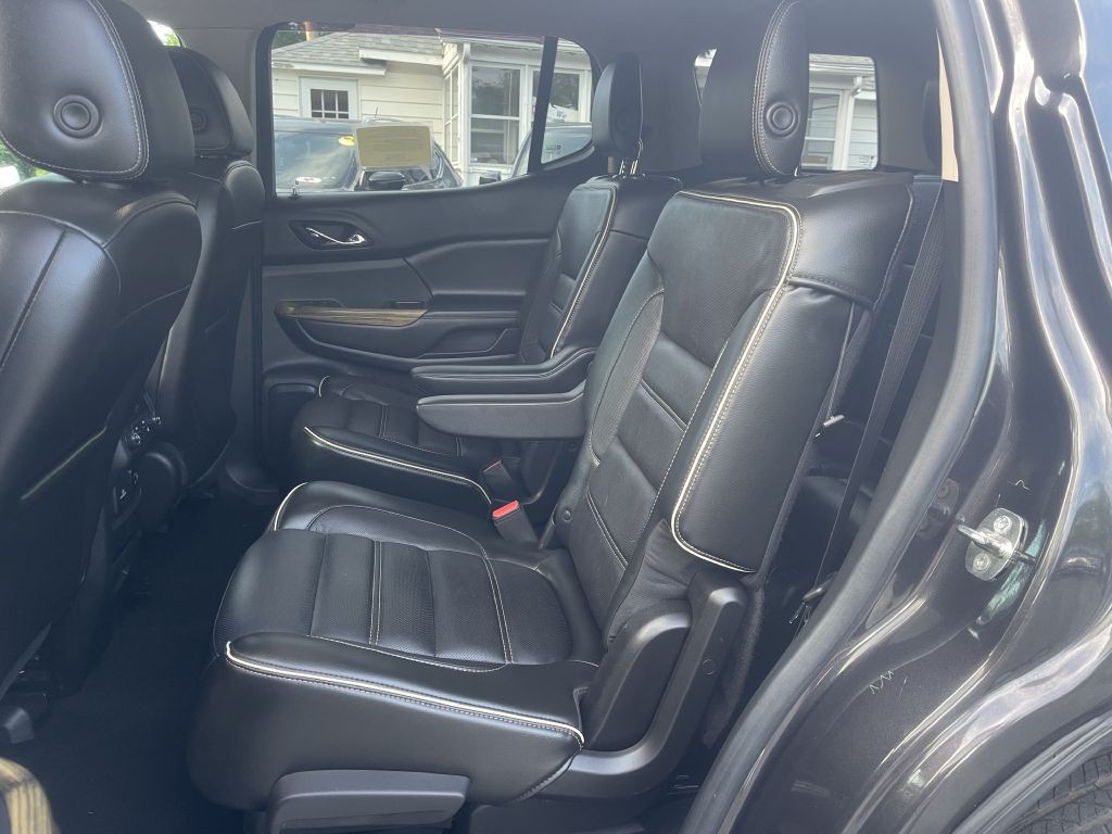 2017 GMC Acadia Image 11
