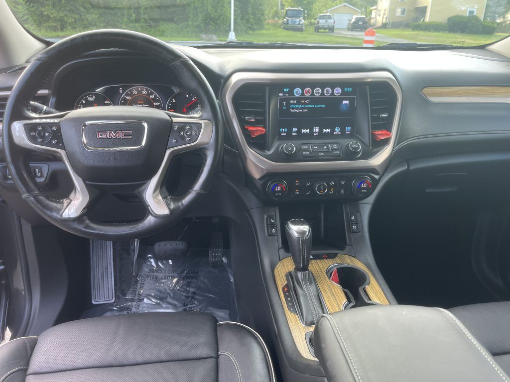 2017 GMC Acadia Image 13