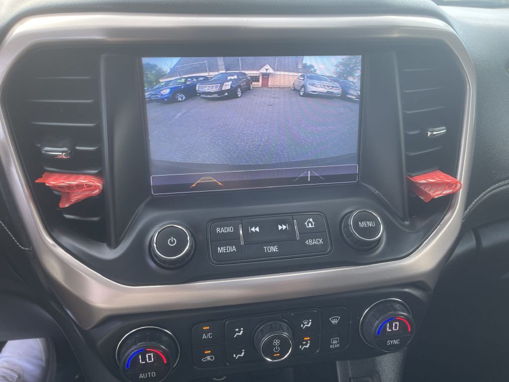 2017 GMC Acadia Image 16
