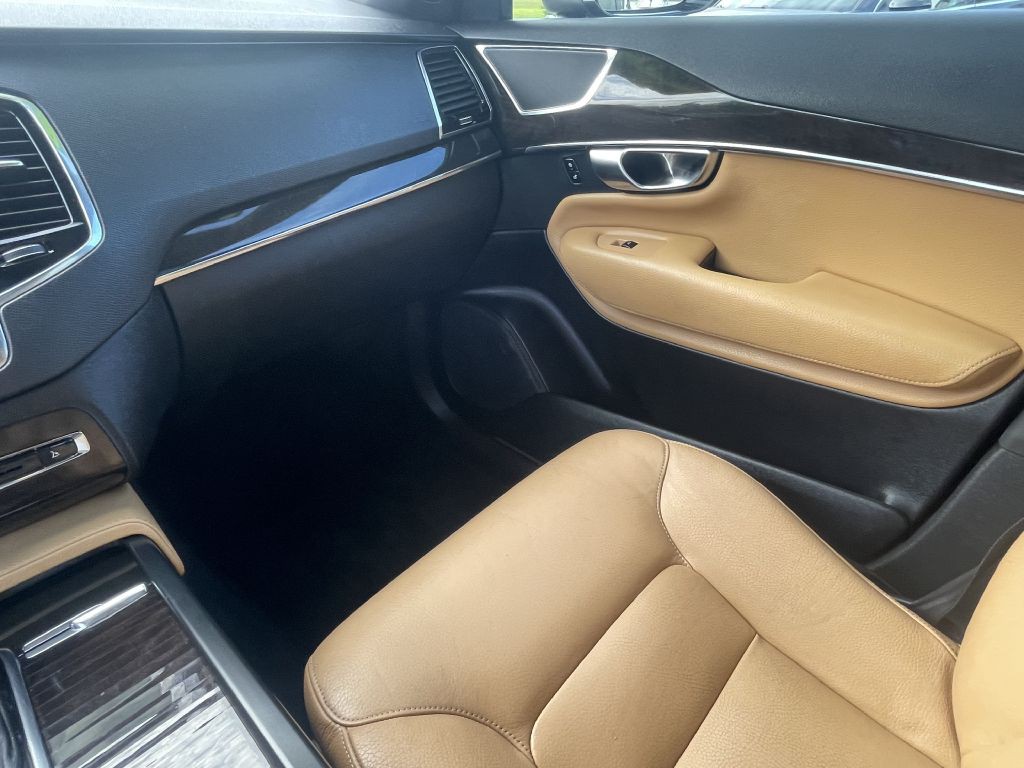 2018 Volvo XC90 Image 18