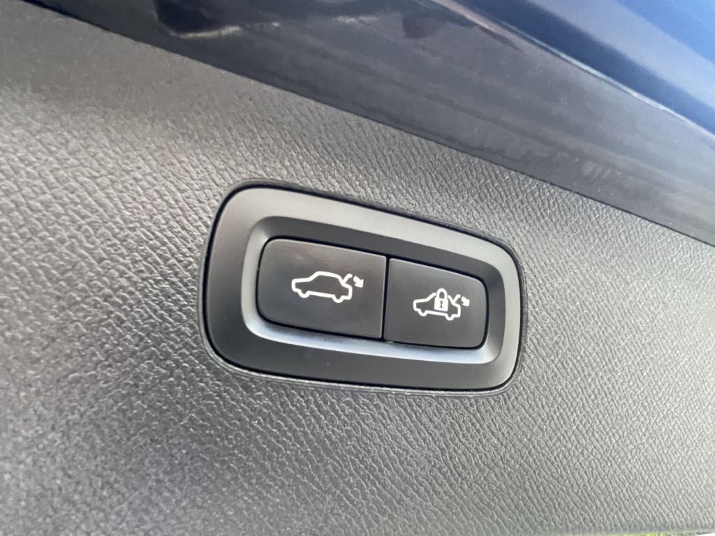 2018 Volvo XC90 Image 25