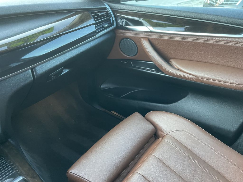2016 BMW X5 Image 25