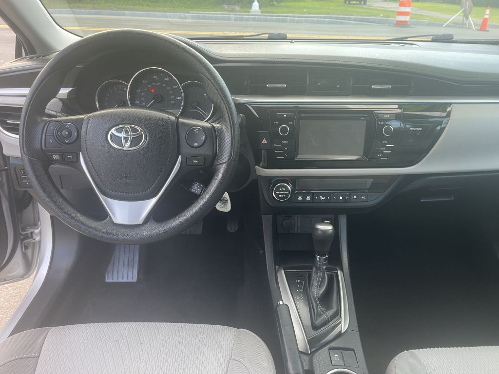 2016 Toyota Corolla Image 12