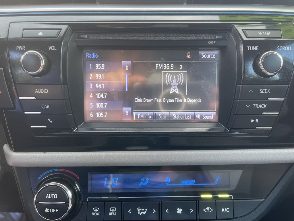 2016 Toyota Corolla Image 16