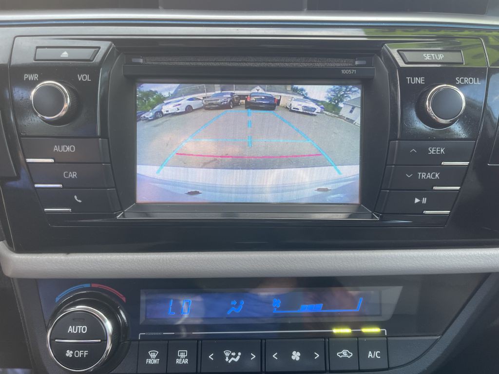 2016 Toyota Corolla Image 17