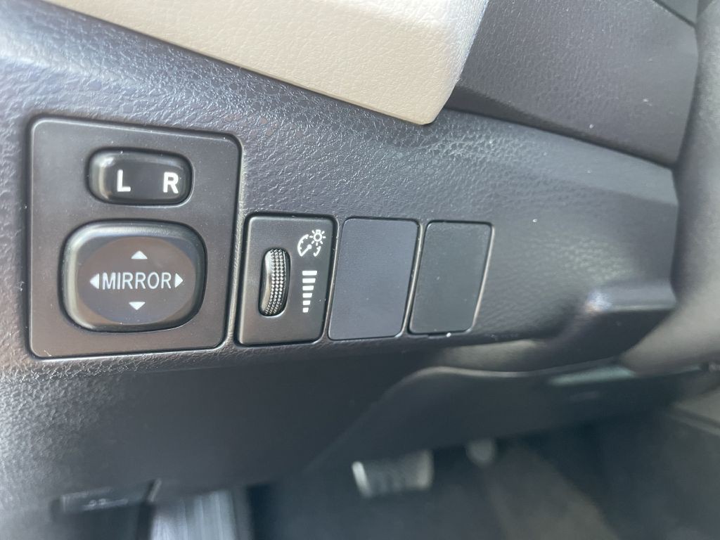 2016 Toyota Corolla Image 19