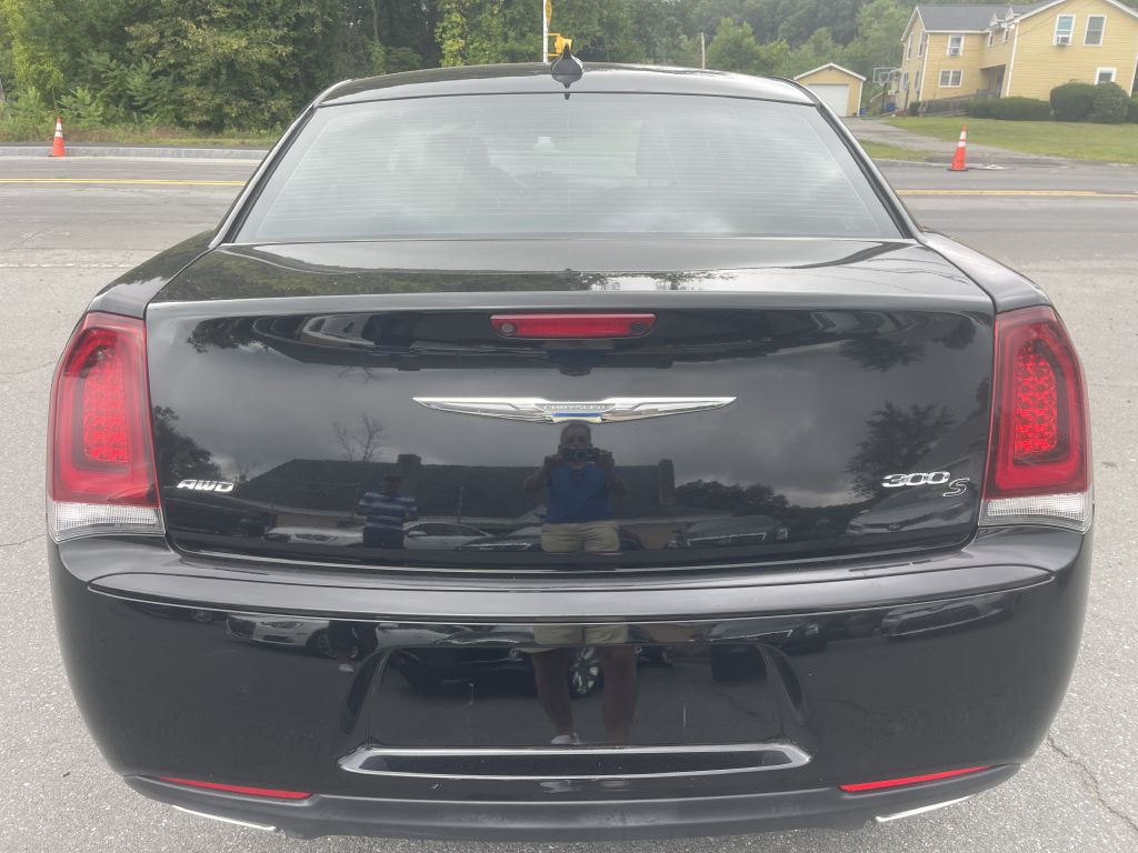 2019 Chrysler 300 Image 6