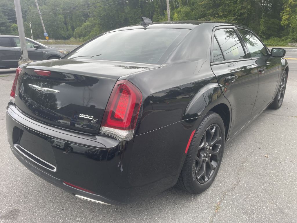 2019 Chrysler 300 Image 7