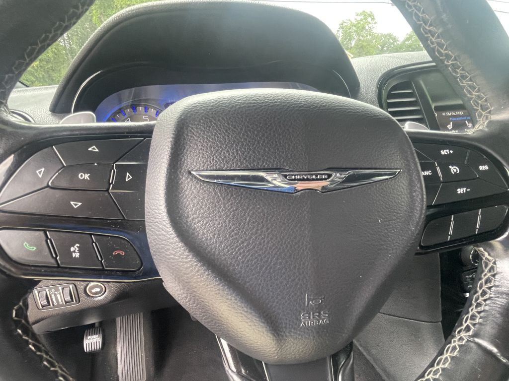 2019 Chrysler 300 Image 14