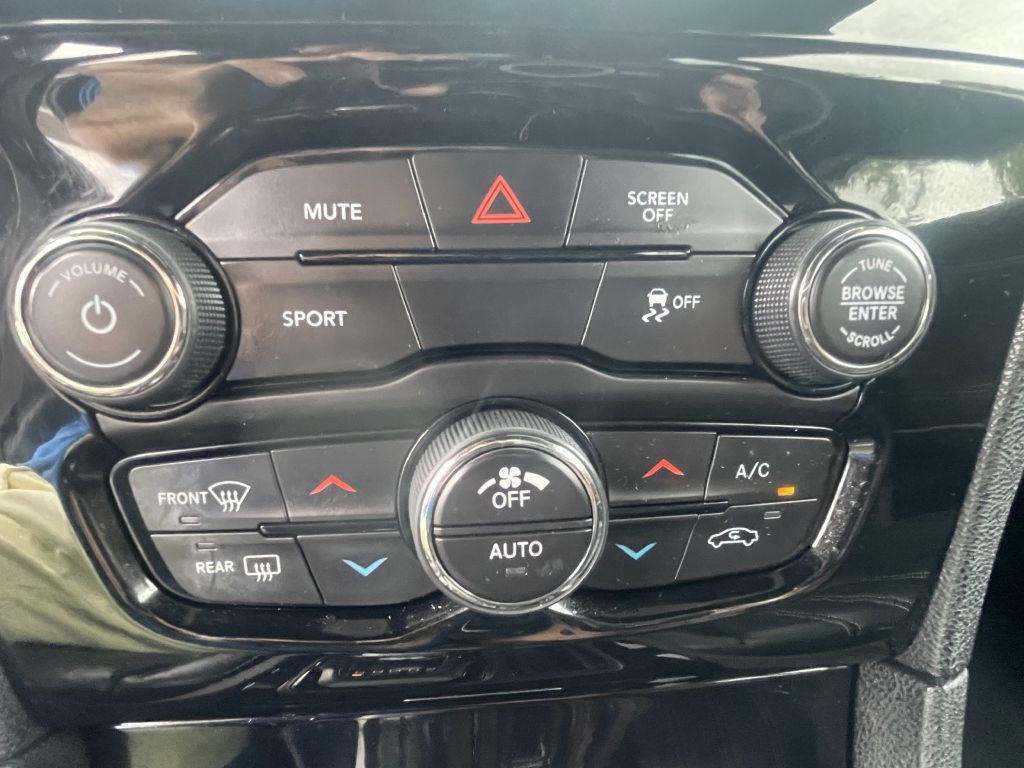 2019 Chrysler 300 Image 18