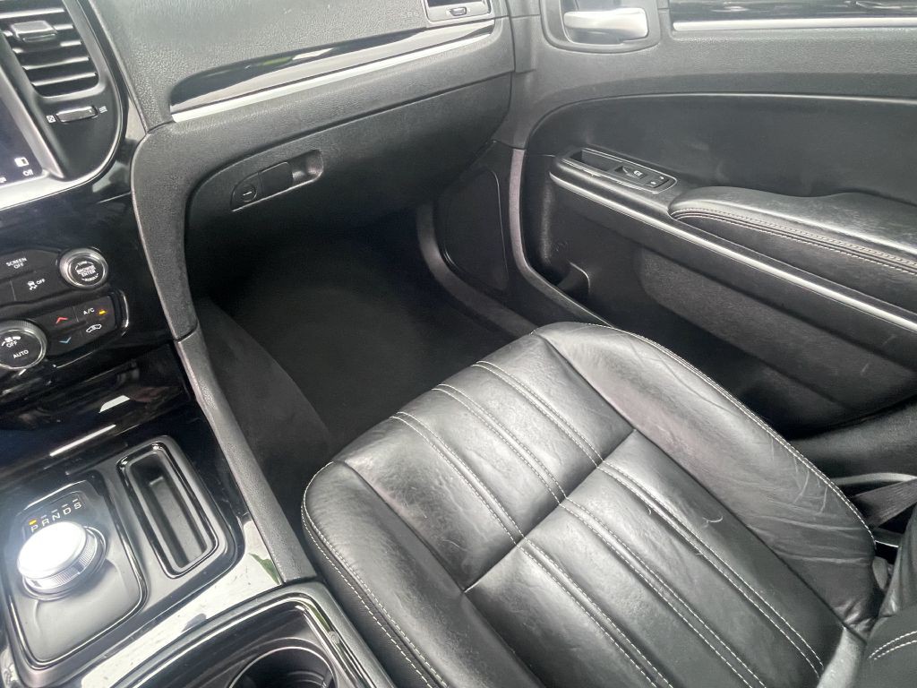 2019 Chrysler 300 Image 20
