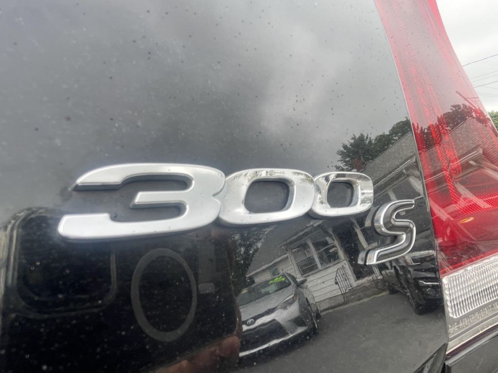2019 Chrysler 300 Image 25