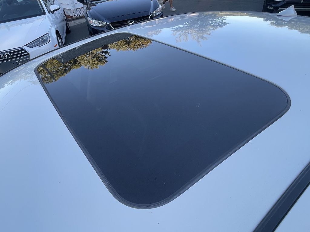 2019 INFINITI Q50 Image 24