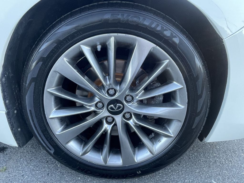 2019 INFINITI Q50 Image 36