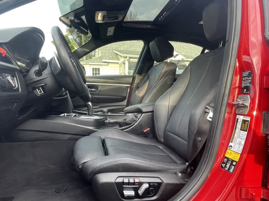 2018 BMW 3 Series Image 9