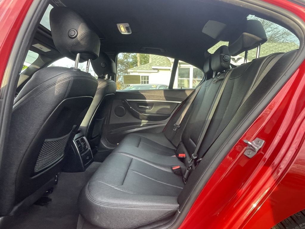 2018 BMW 3 Series Image 11