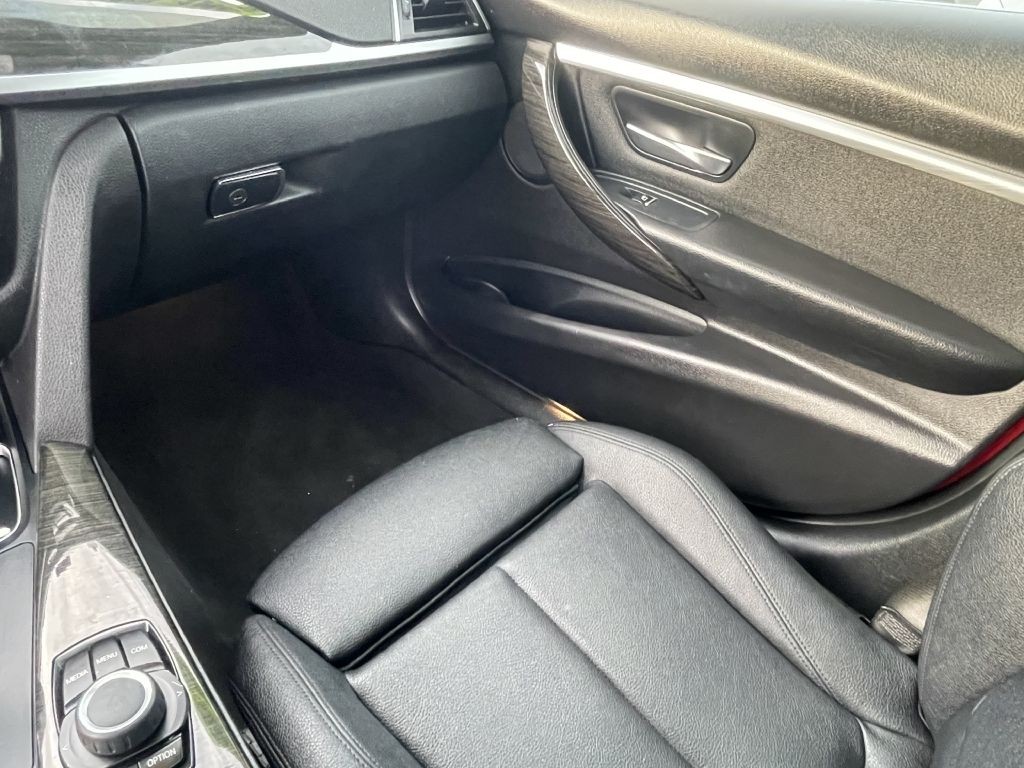 2018 BMW 3 Series Image 25