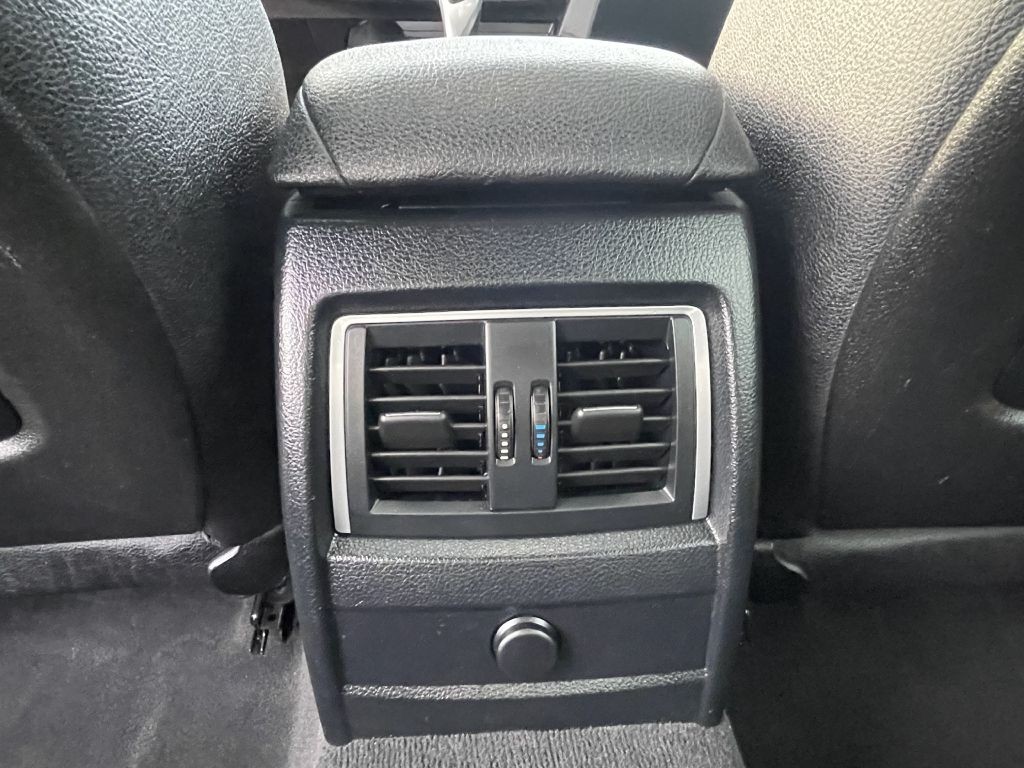 2018 BMW 3 Series Image 29
