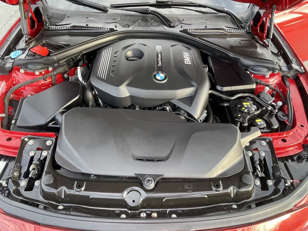 2018 BMW 3 Series Image 32