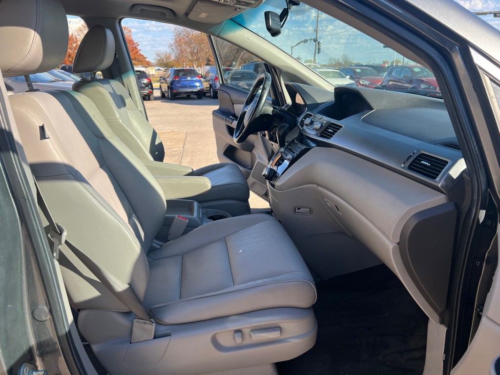 2012 Honda Odyssey Image 21