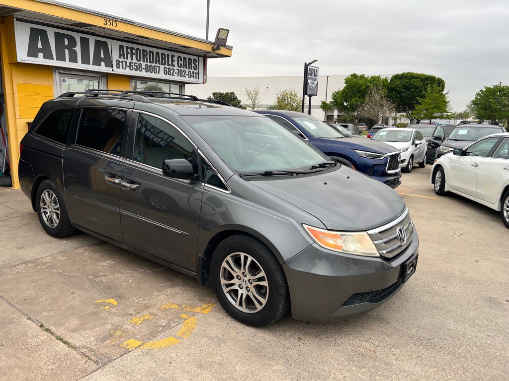 2012 Honda Odyssey Image 2