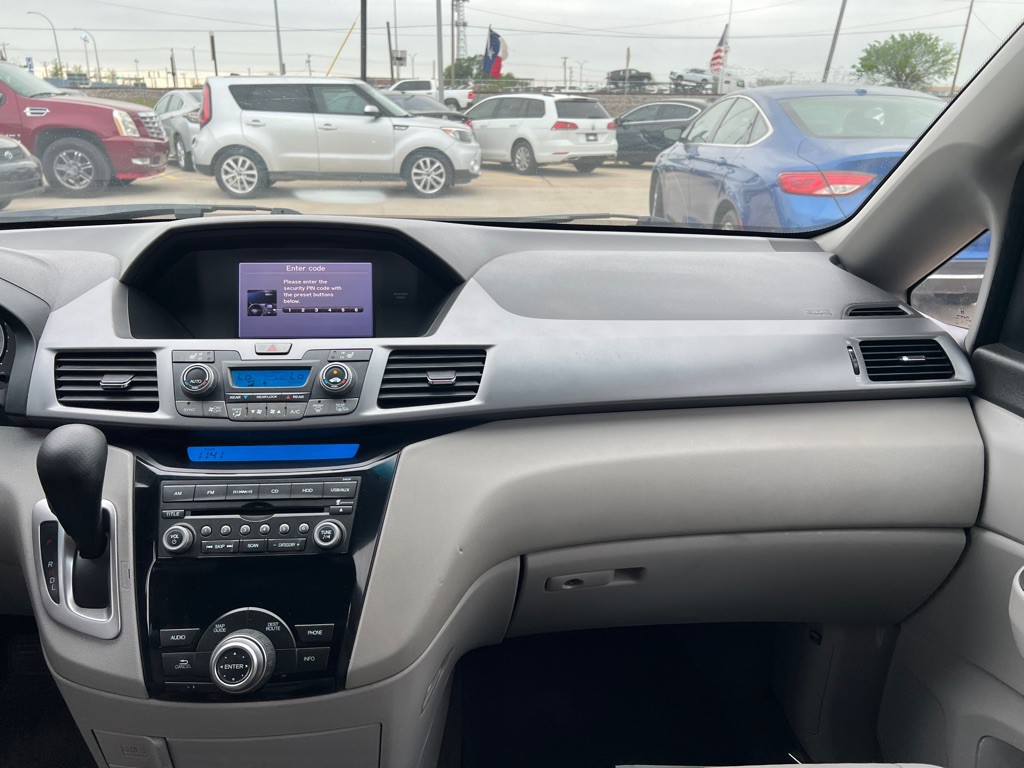 2012 Honda Odyssey Image 17