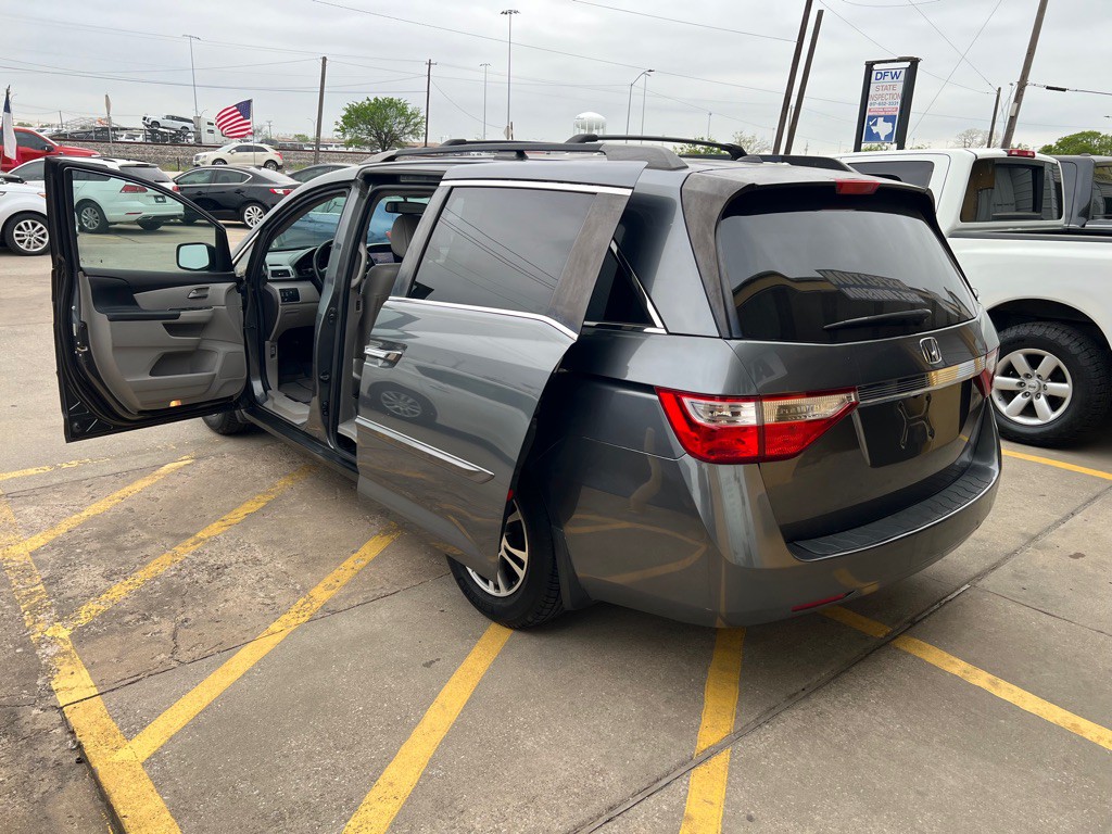 2012 Honda Odyssey Image 8