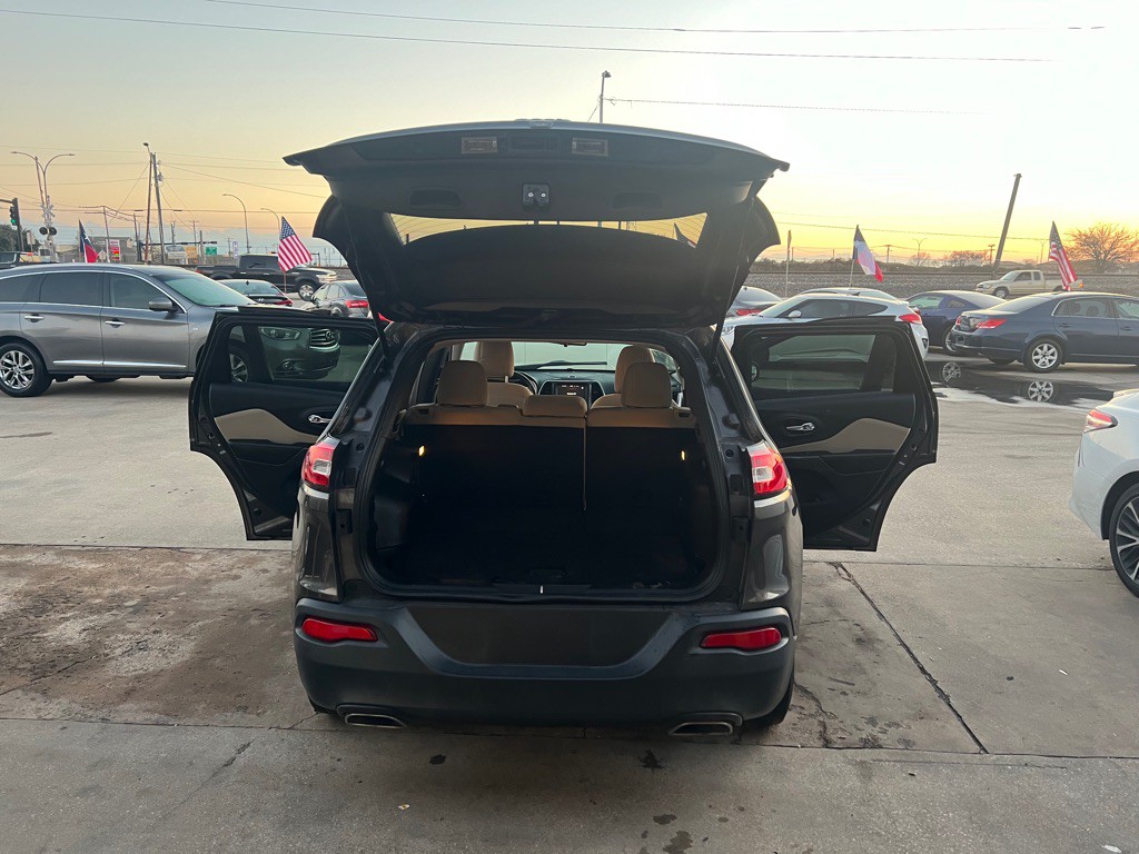 2015 Jeep Cherokee Image 11