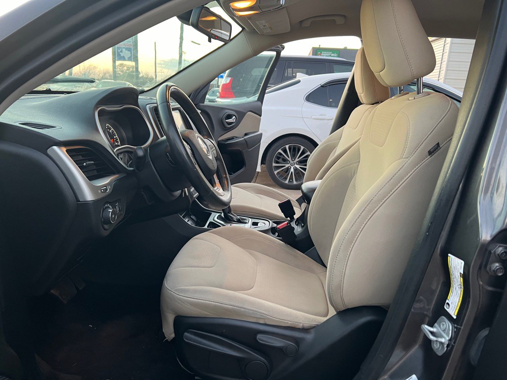 2015 Jeep Cherokee Image 14