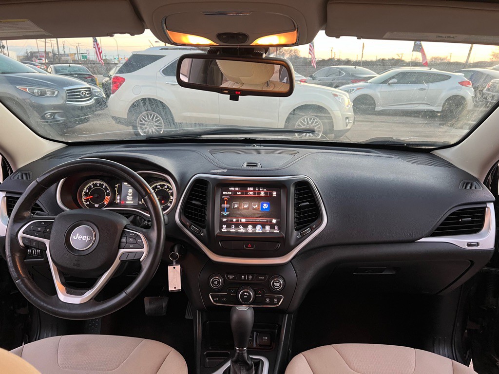 2015 Jeep Cherokee Image 19