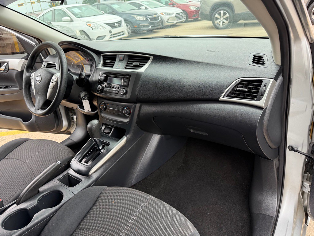 2017 Nissan Sentra Image 14