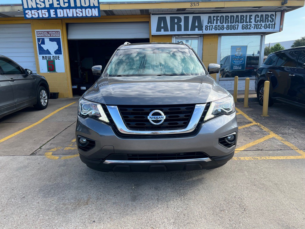 2017 Nissan Pathfinder Image 2