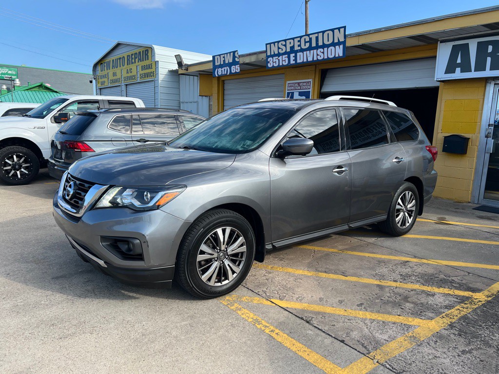 2017 Nissan Pathfinder Image 3