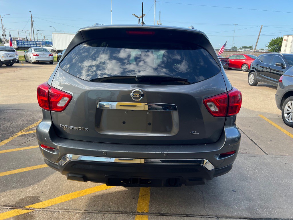 2017 Nissan Pathfinder Image 5