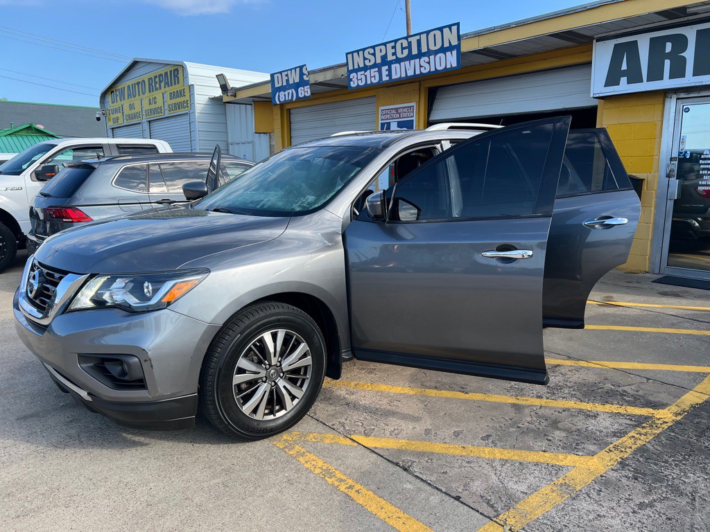 2017 Nissan Pathfinder Image 9