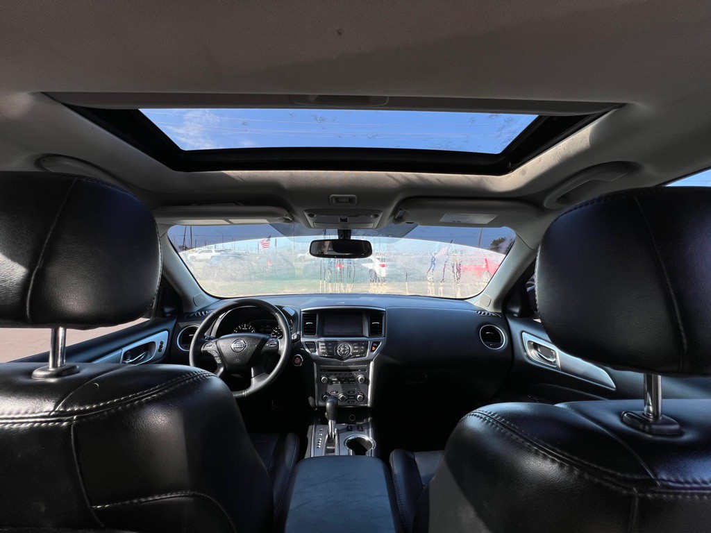2017 Nissan Pathfinder Image 21