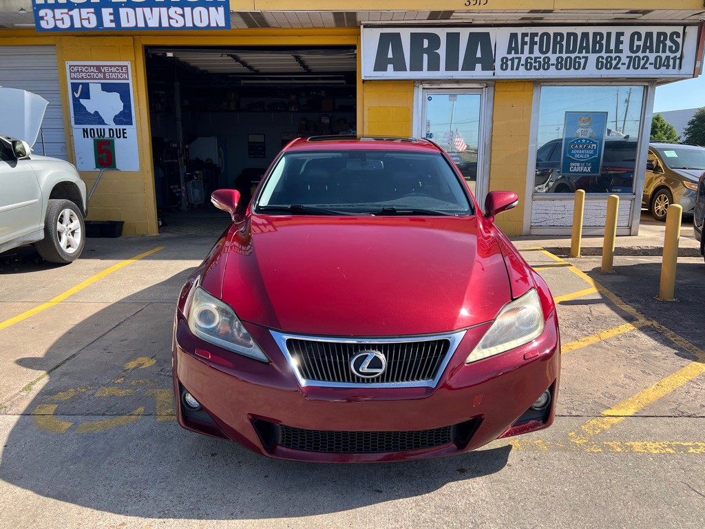 2011 Lexus IS Image 2