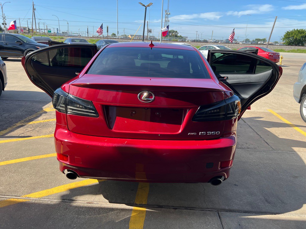 2011 Lexus IS Image 12