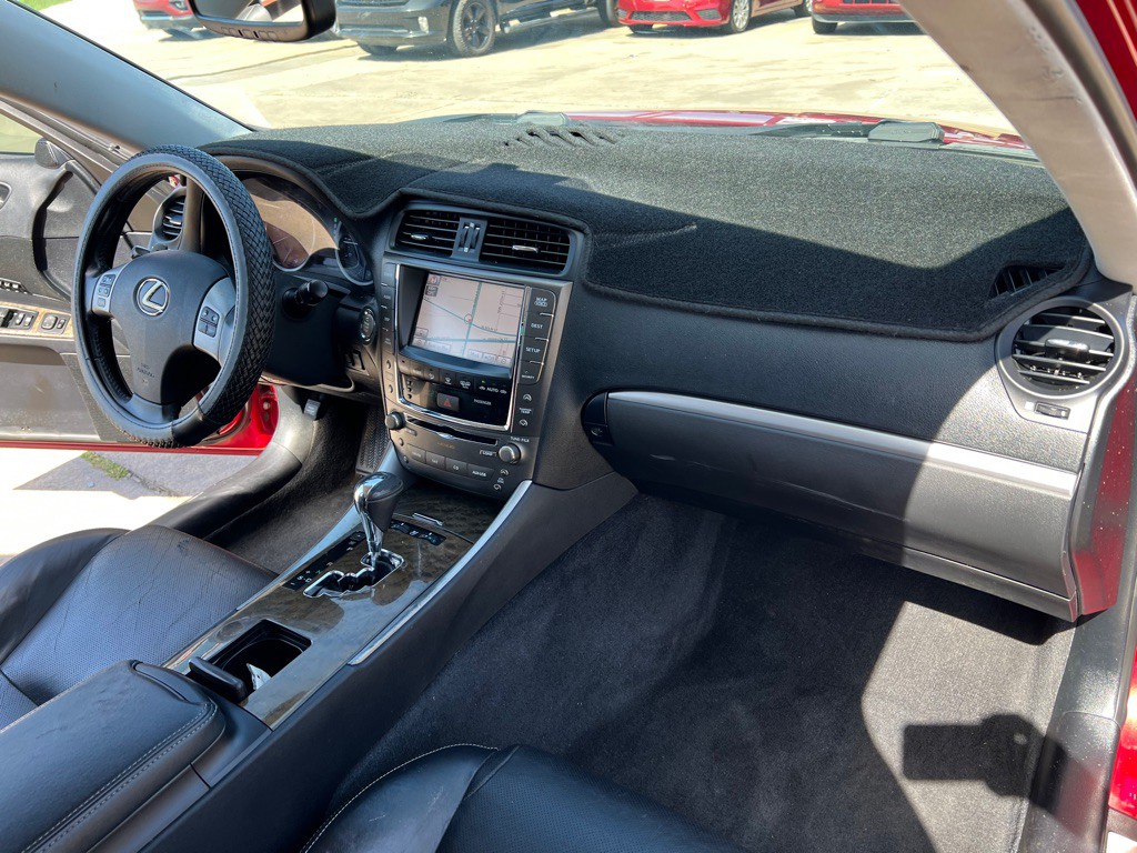 2011 Lexus IS Image 17