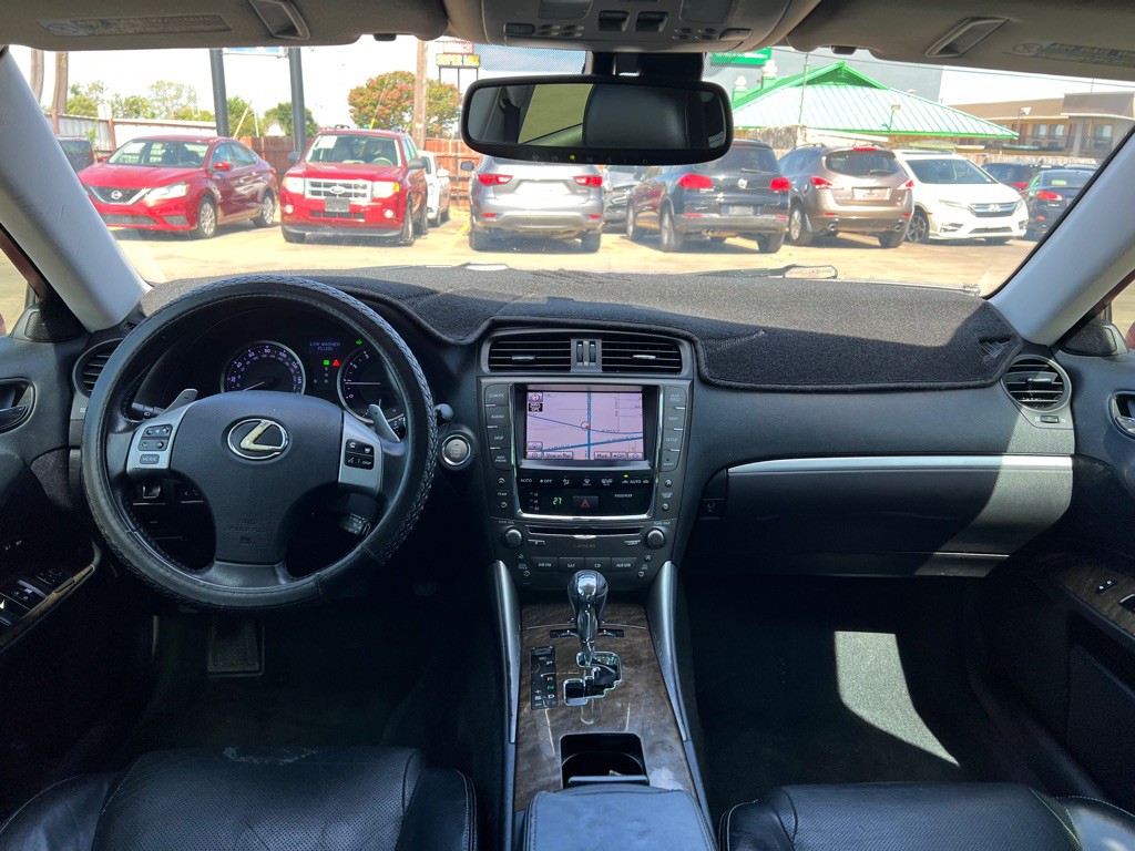 2011 Lexus IS Image 18